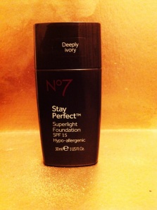 No.7 Stay Perfect Superlight Foundation